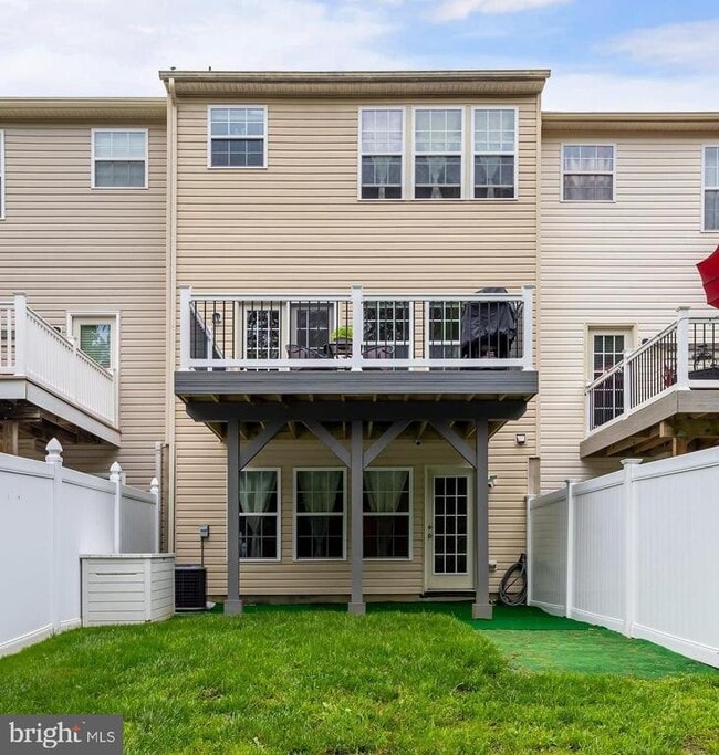 Building Photo - 372 Concetta Dr
