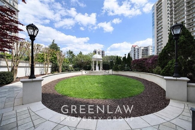 Building Photo - 195 14th St NE