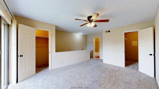 Building Photo - 904 University Oaks Blvd