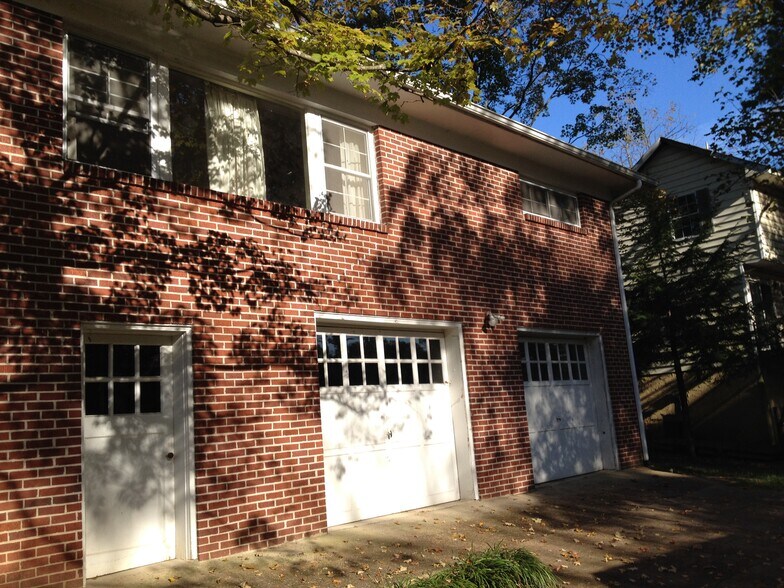 Building Photo - 104 S Germantown Rd