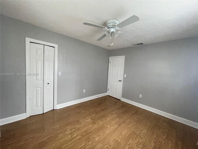 Building Photo - 9301 SW 54th St