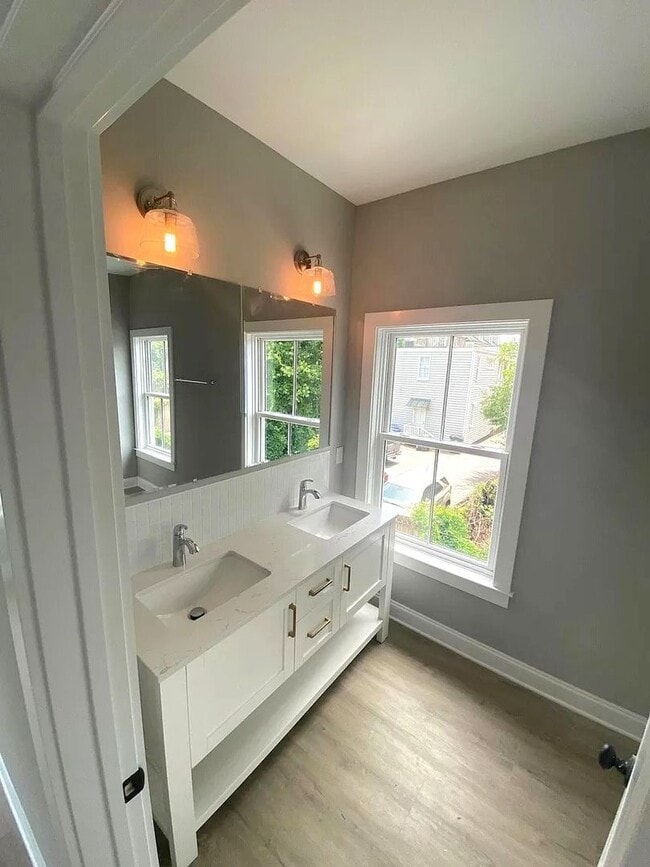 Building Photo - 9 Hanover St