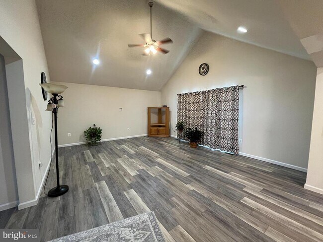 Building Photo - 13046 Monterey Ln