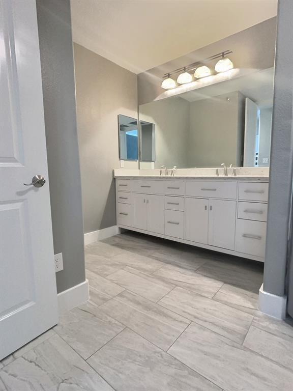 Building Photo - 2216 Thornton Rd