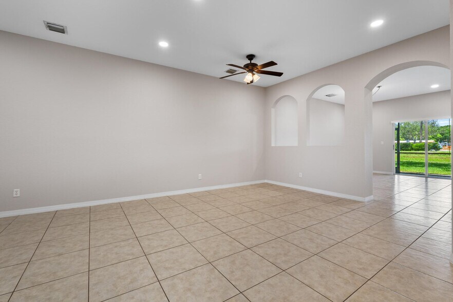 Building Photo - 3051 Grandiflora Dr
