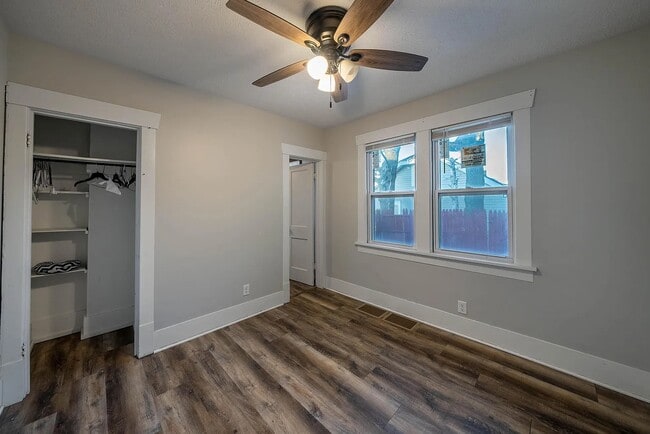 Building Photo - 411 Voorhis St