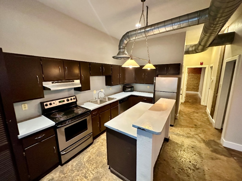 Building Photo - 710 S Medina St