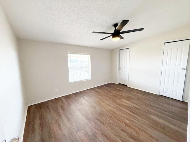 Building Photo - 2709 Co Rd 463