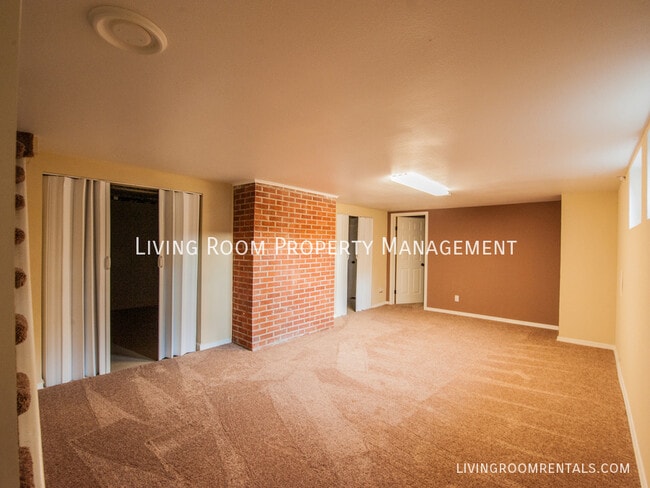 Building Photo - 2814 SE 78th Ave