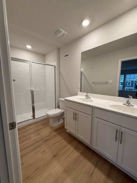 Building Photo - 8 Reagan Rd