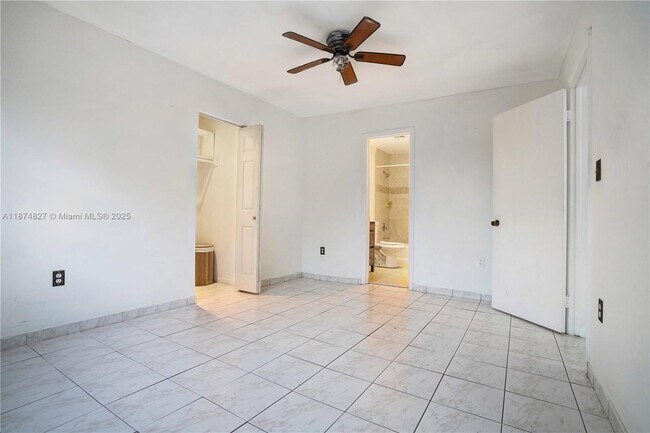 Building Photo - 7925 Carlyle Ave