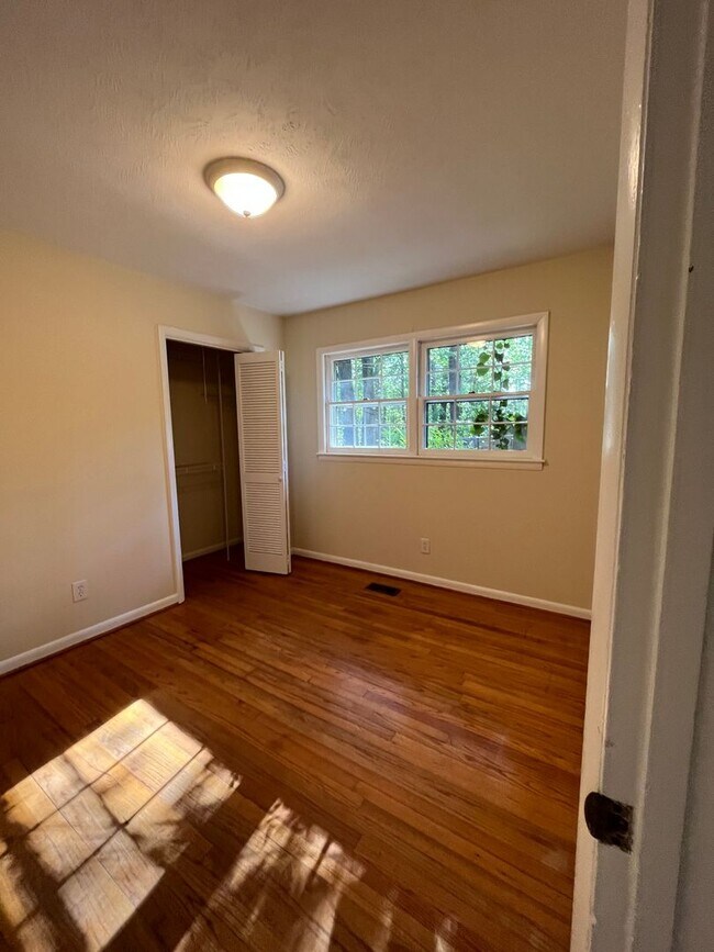 Building Photo - Elm Avenue (13001), Laurinburg, NC 28352