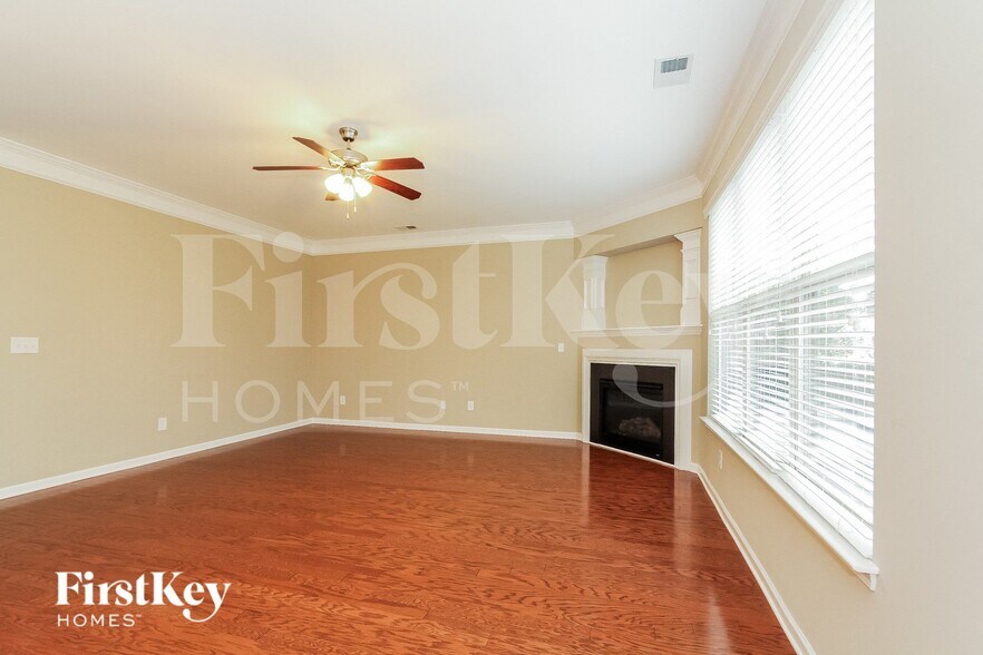 Building Photo - 105 Marquette Drive