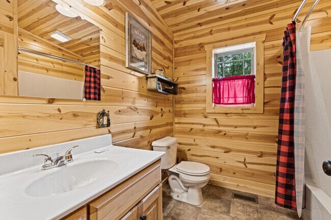 Building Photo - 1150 Pinyon Cir