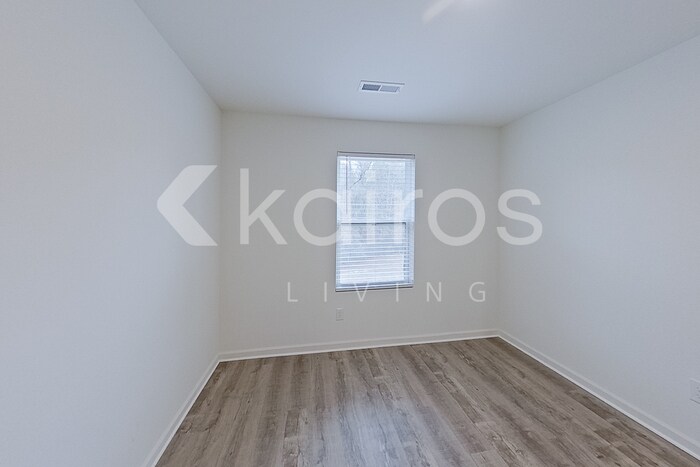 Building Photo - 124 Glory Dr