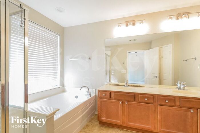 Building Photo - 8828 Yosemite Trail