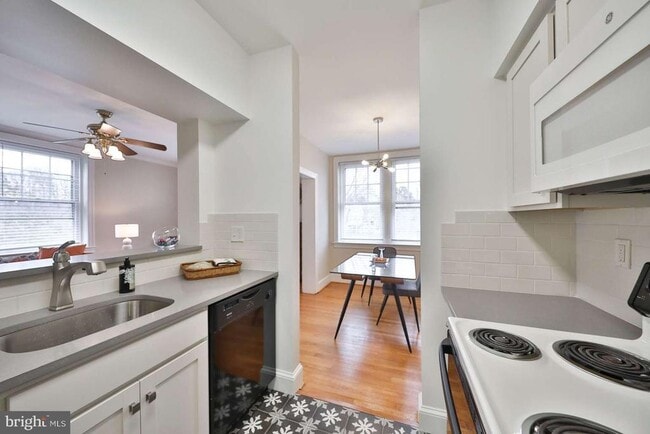 Building Photo - 6655 McCallum St