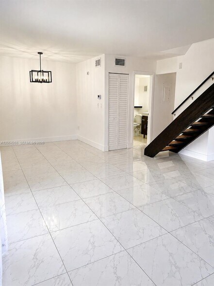 Building Photo - 6534 SW 114th Pl