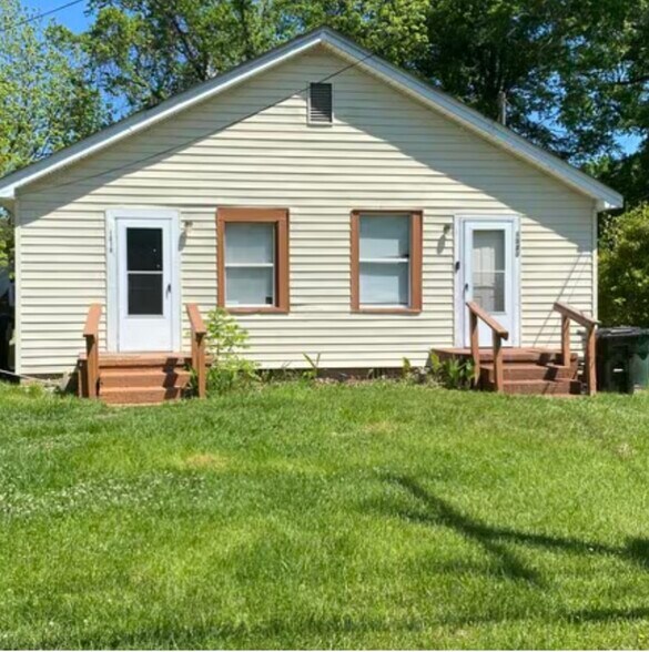Primary Photo - 1020 Grace Ave