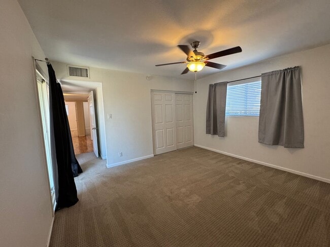 Building Photo - Single Story 4 bedroom Scottsdale Home