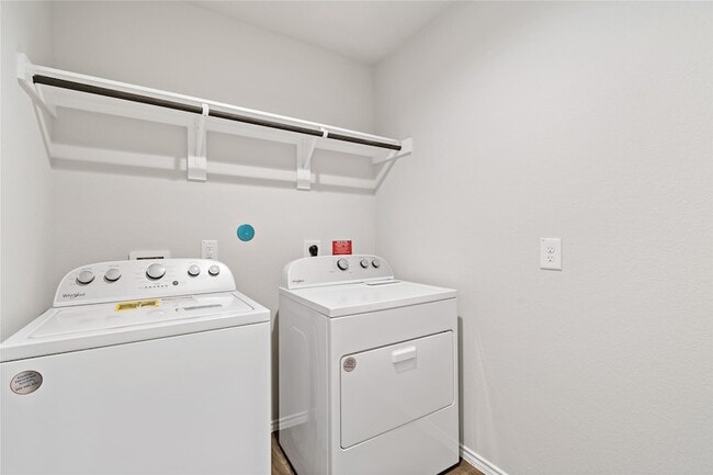 Building Photo - 2327 Pettingell Wy