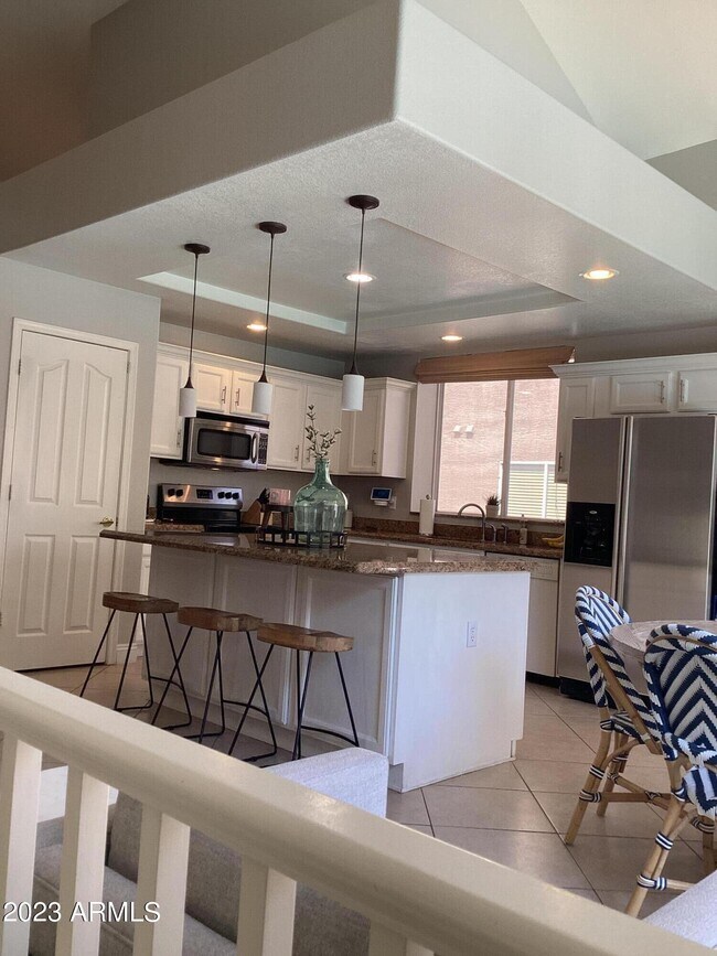 Building Photo - 2331 W Toledo Pl