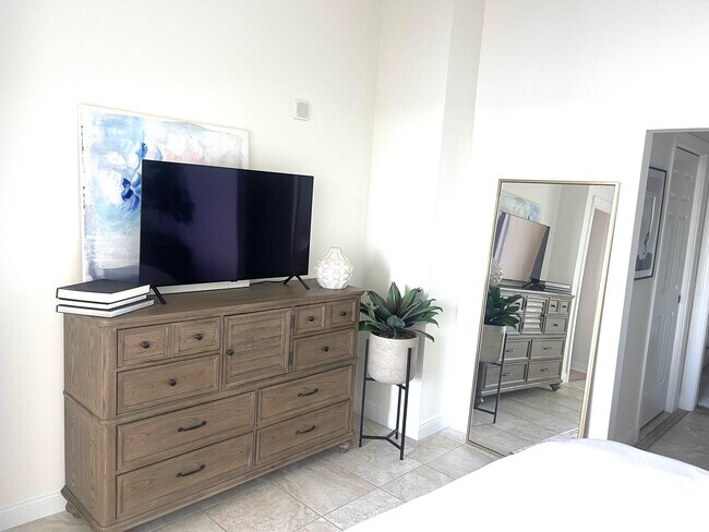 Master bedroom - 2745 1st St