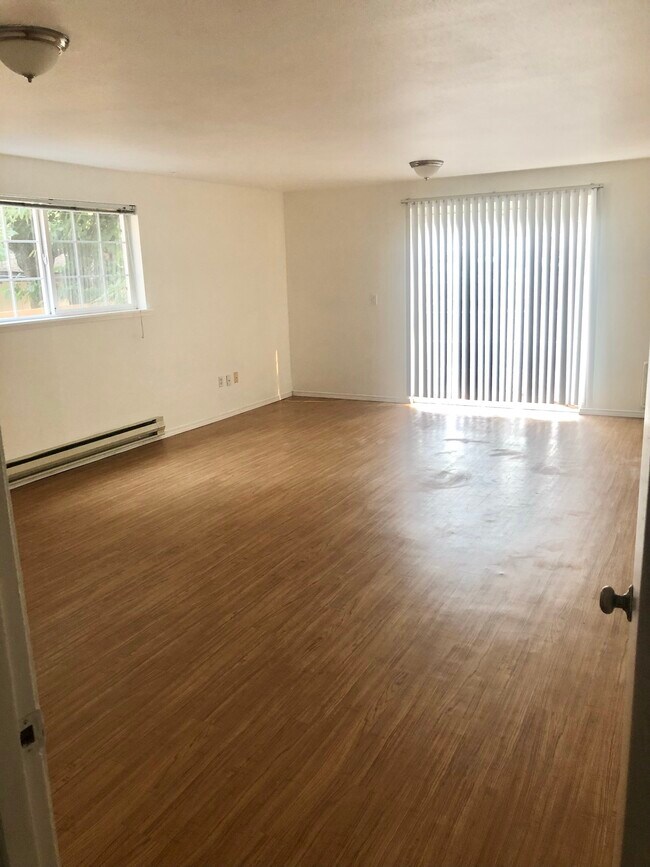 Downstairs rec room/3rd bedroom - 1947 Union Ave SE