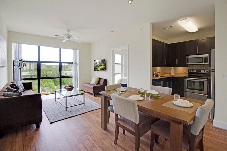 Building Photo - 200 S Peyton St