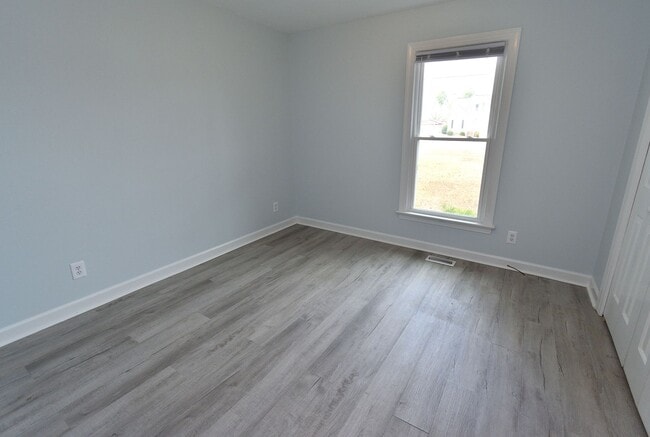 Building Photo - 505 E Birchwood Dr