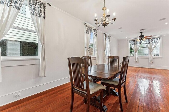 Building Photo - 5417 S Tonti St