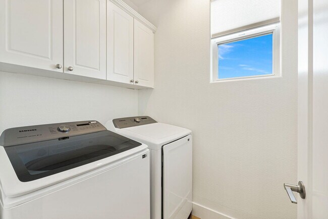 Building Photo - 48539 Anastacia Ct