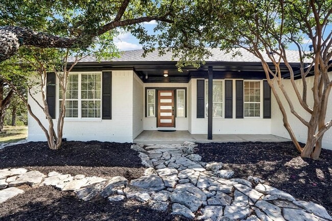 Building Photo - 13201 N Ridge Cir