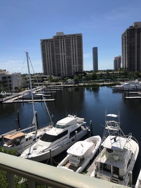 Building Photo - 19901 E Country Club Dr