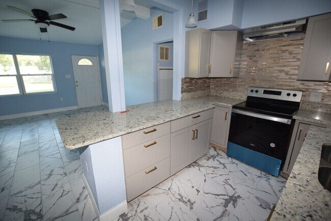 Building Photo - 2637 Healy Dr
