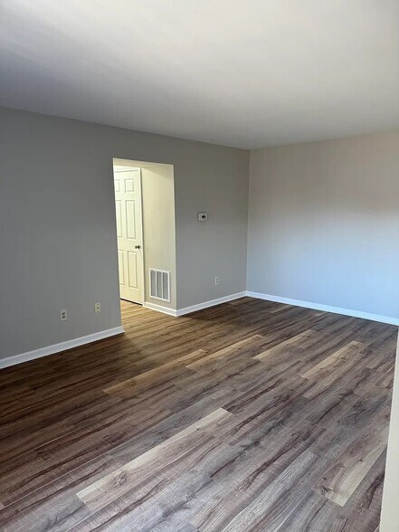 Building Photo - 38 Providence Dr