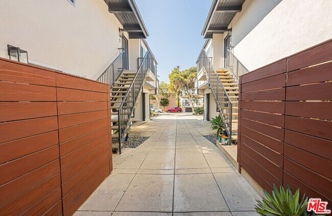 Building Photo - 2625 6th St