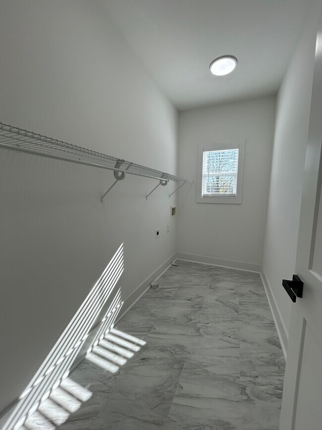 Building Photo - 73 Whitefoord Ave SE