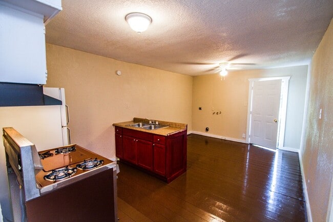 Building Photo - 1315 Dawson St