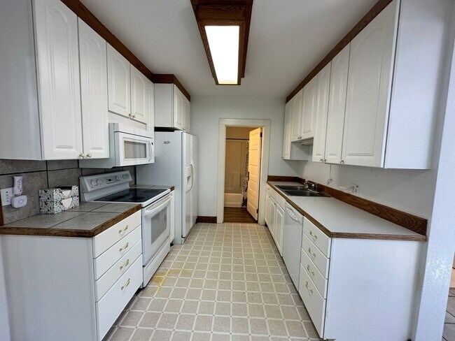 Building Photo - Remodeled Downtown Ellensburg Home