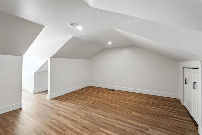 Building Photo - Modern Renovation - Sharpsburg