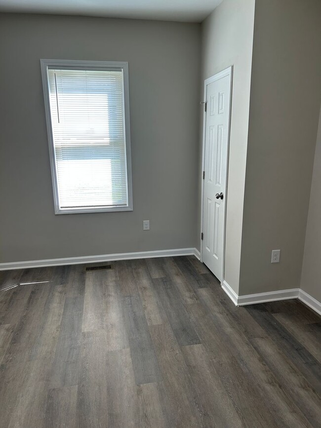 Building Photo - 645 Junia Ave