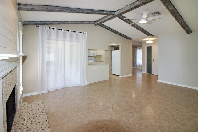 Building Photo - South Venice Annual Home for Rent