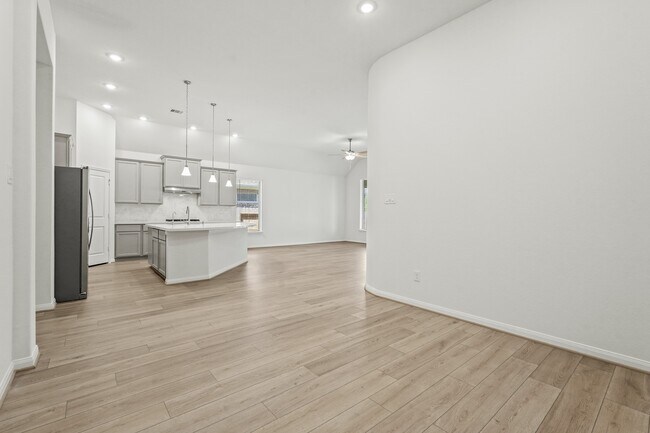 Building Photo - 1420 Florecer Ln