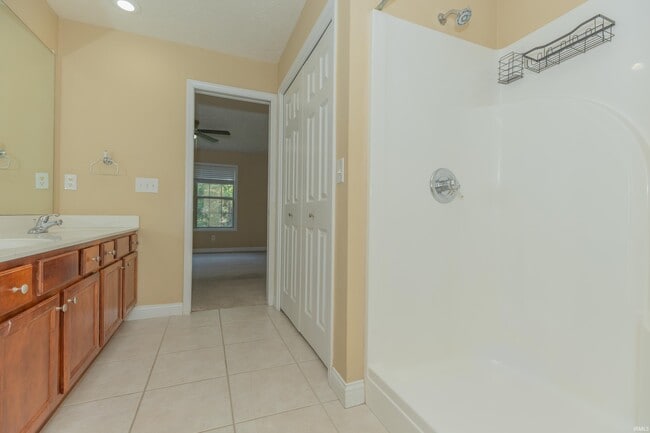 Building Photo - 10599 Tecumseh Dr