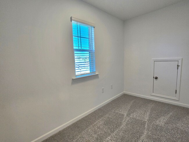 Building Photo - Stunning BRAND NEW 5 Bedroom / 4 Bath Home located in North Ridge