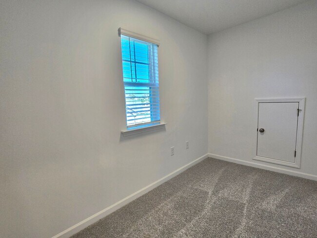Building Photo - Stunning BRAND NEW 5 Bedroom / 4 Bath Home...