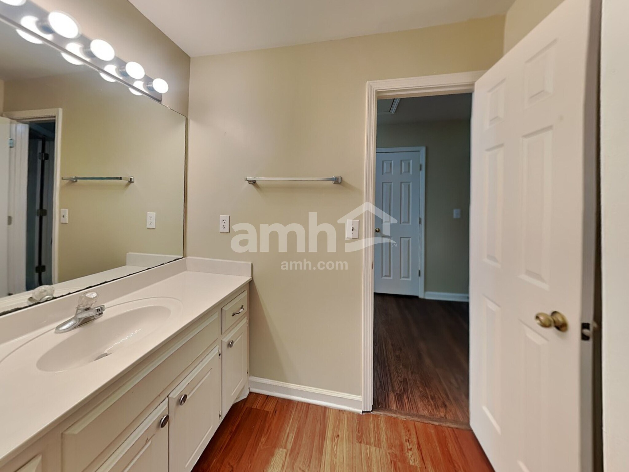 Building Photo - 1302 Hadaway Trail NE