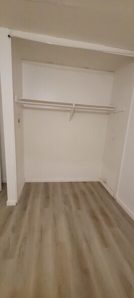 Building Photo - 5920 Streamview Dr