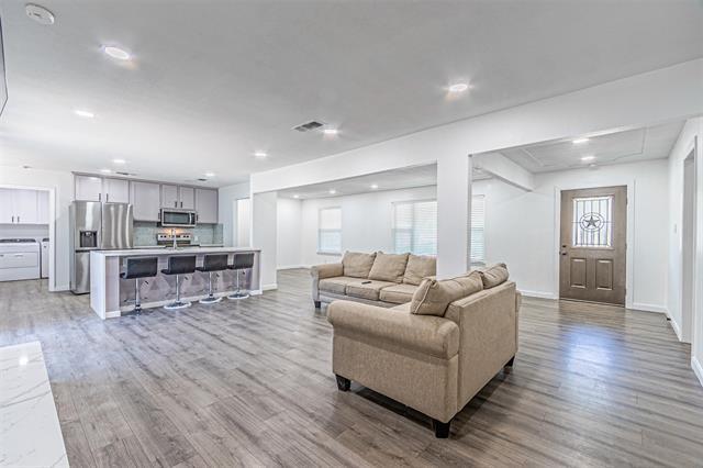 Building Photo - 1805 W Cedar Elm Dr